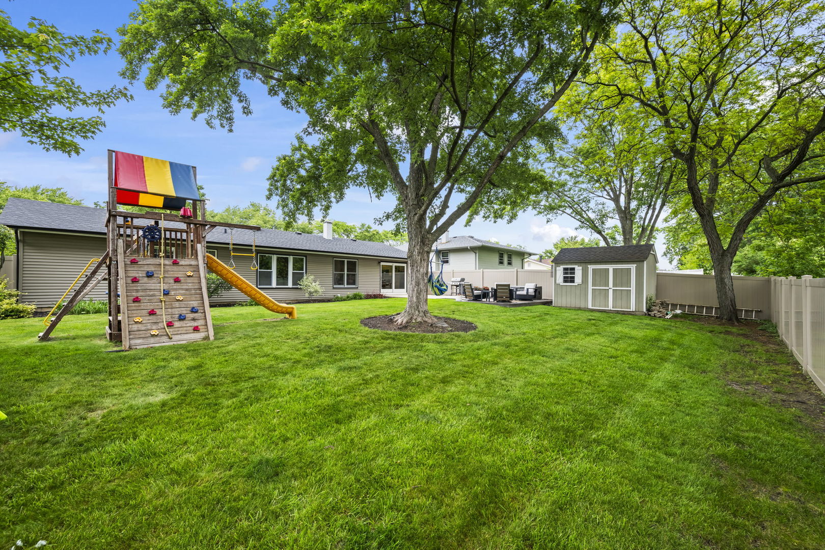 1005 W Firestone Drive, Hoffman Estates, IL 60192