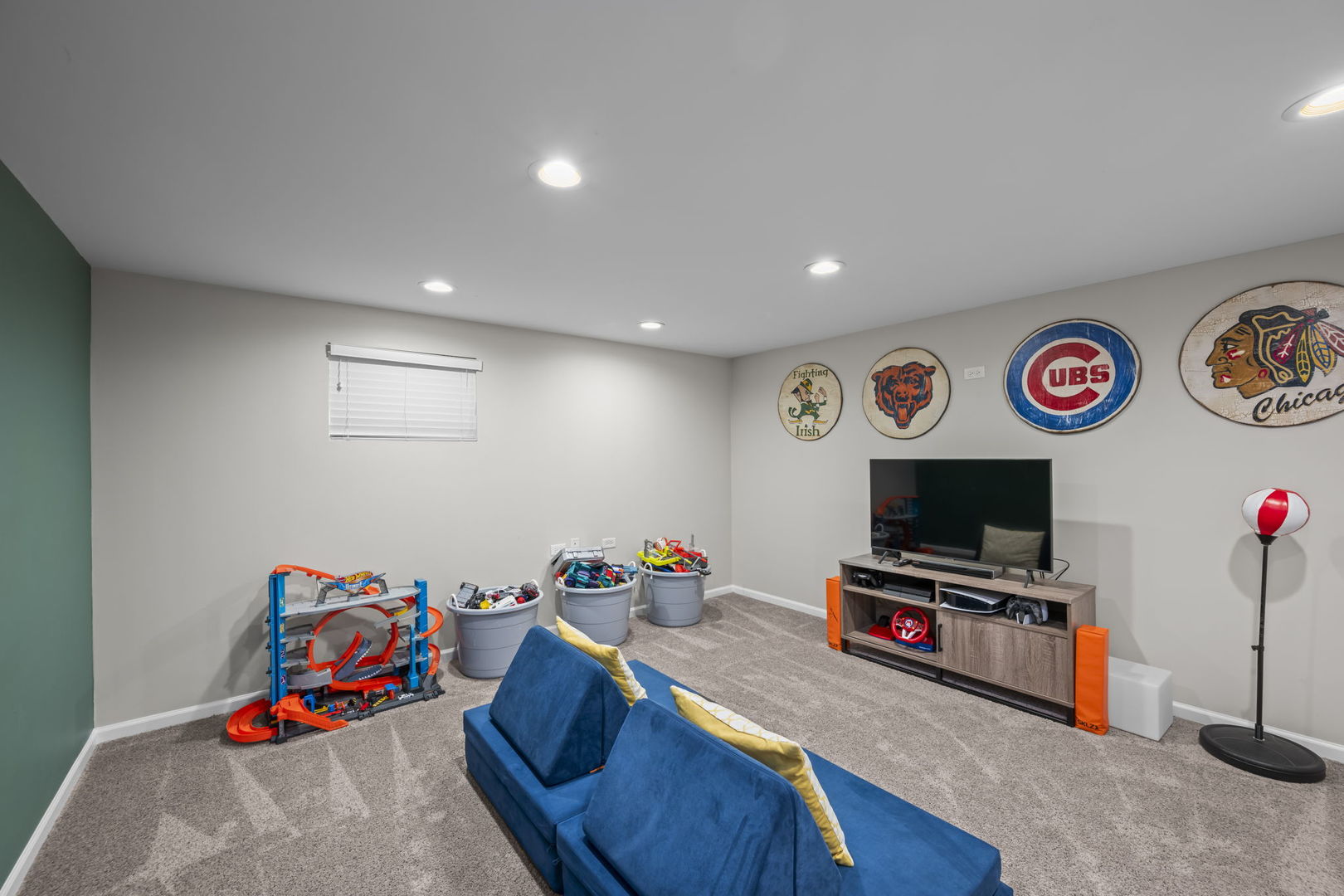 1005 W Firestone Drive, Hoffman Estates, IL 60192