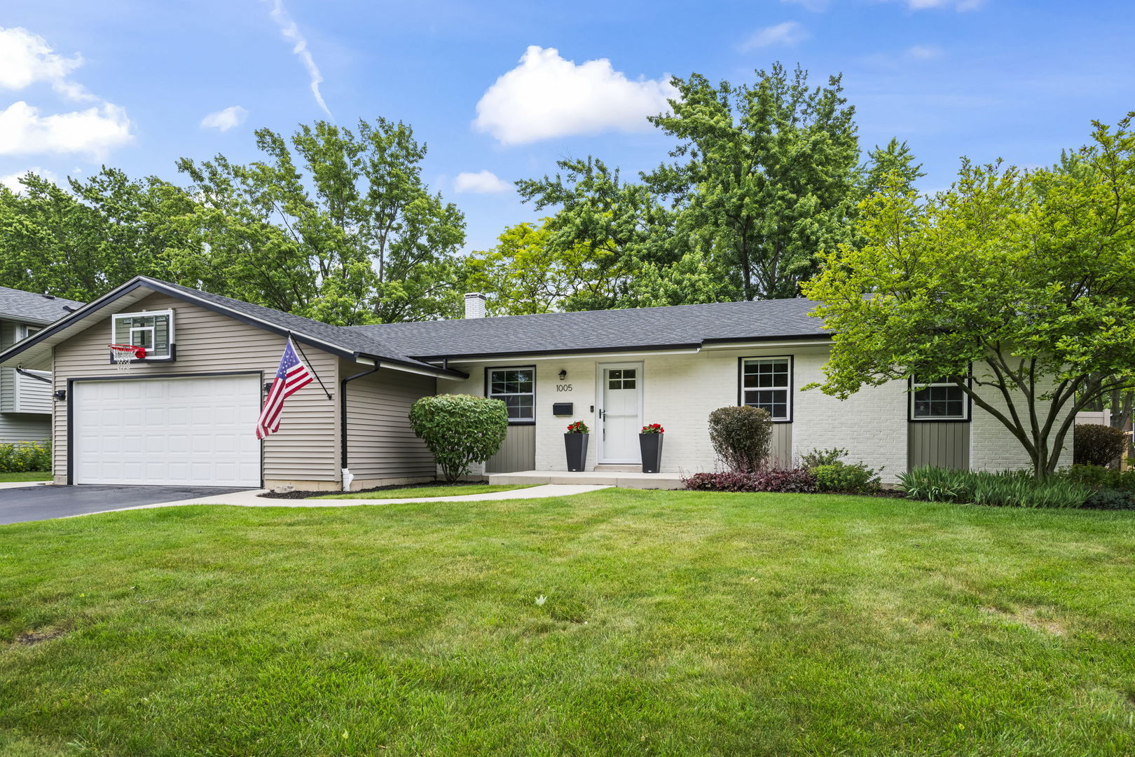 1005 W Firestone Drive, Hoffman Estates, IL 60192