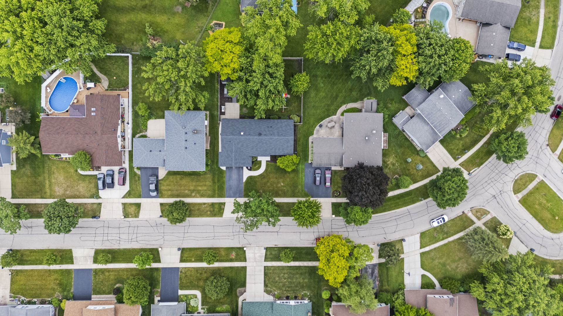 1005 W Firestone Drive, Hoffman Estates, IL 60192