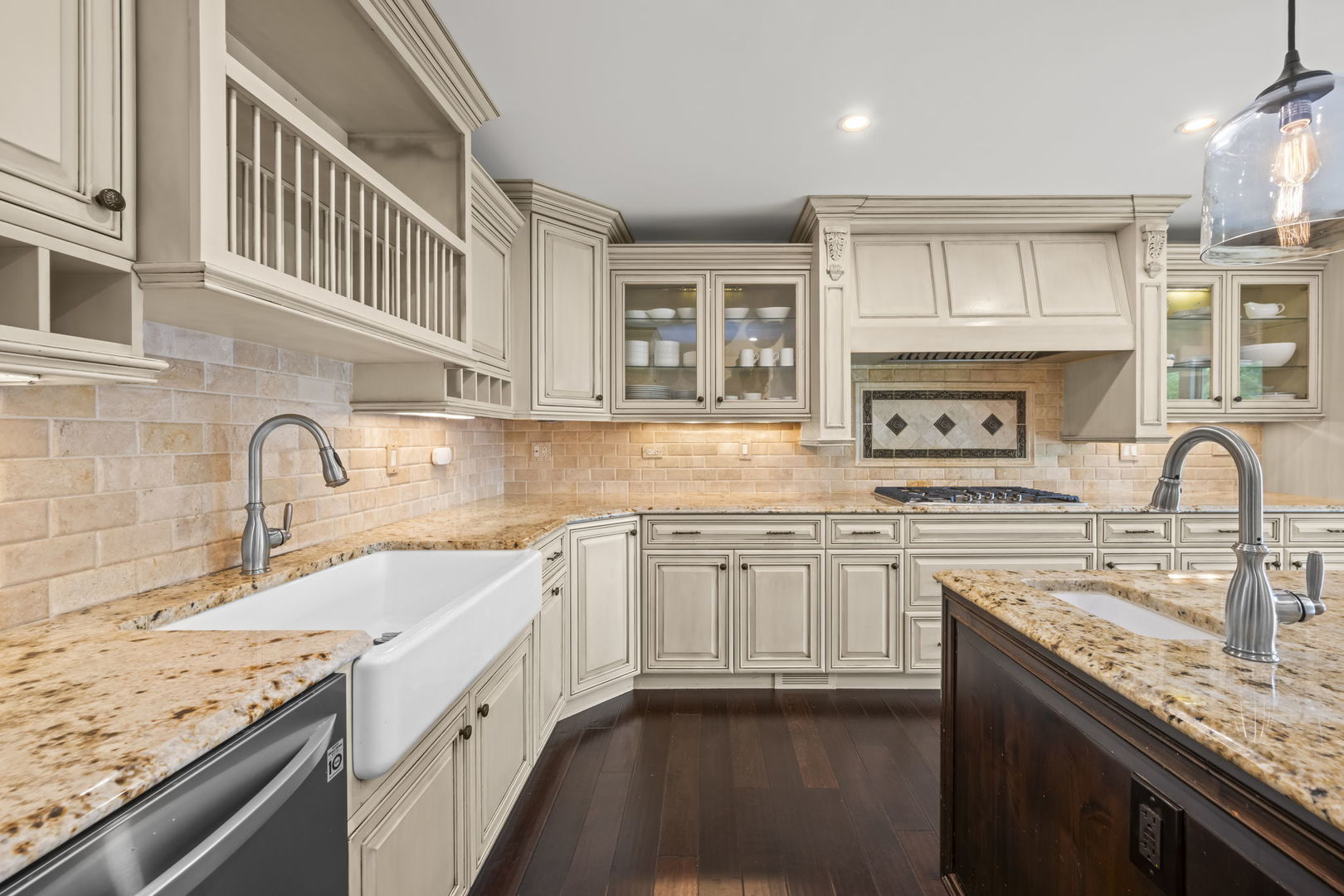 1005 W Firestone Drive, Hoffman Estates, IL 60192