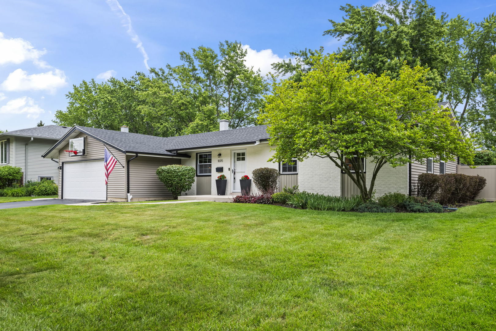 1005 W Firestone Drive, Hoffman Estates, IL 60192