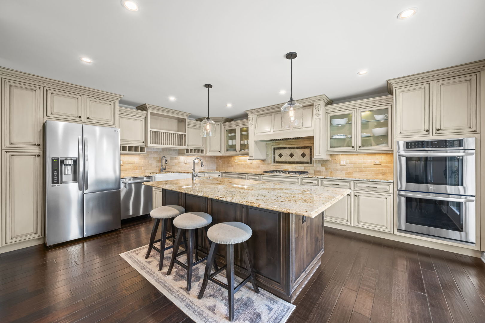 1005 W Firestone Drive, Hoffman Estates, IL 60192