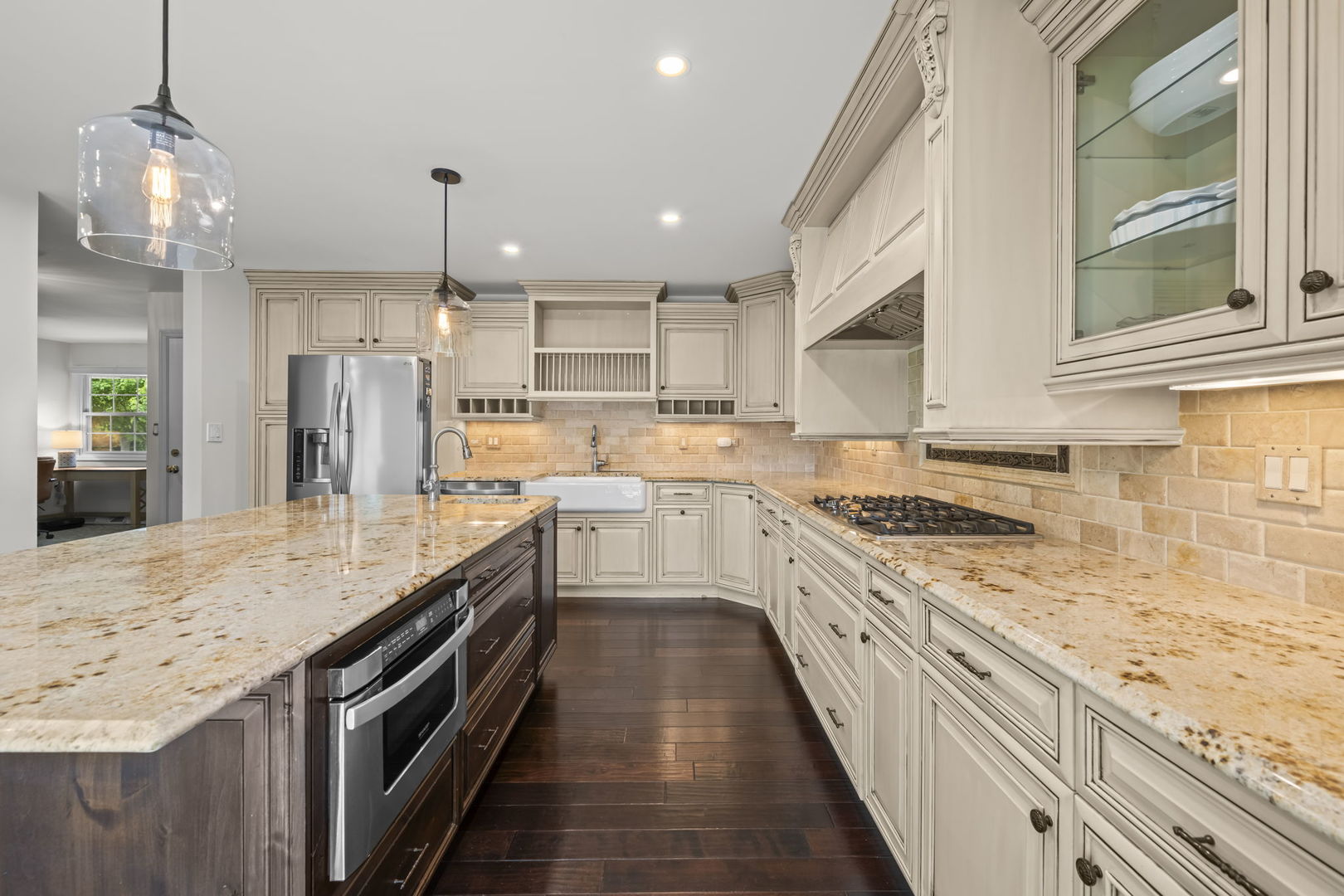 1005 W Firestone Drive, Hoffman Estates, IL 60192