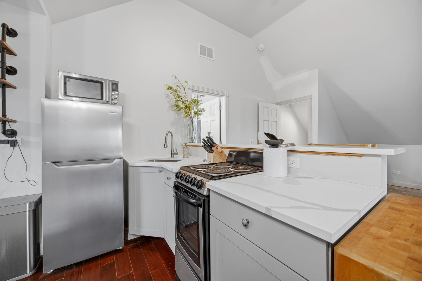 37132 N Black Velvet Lane, Wadsworth, IL 60083