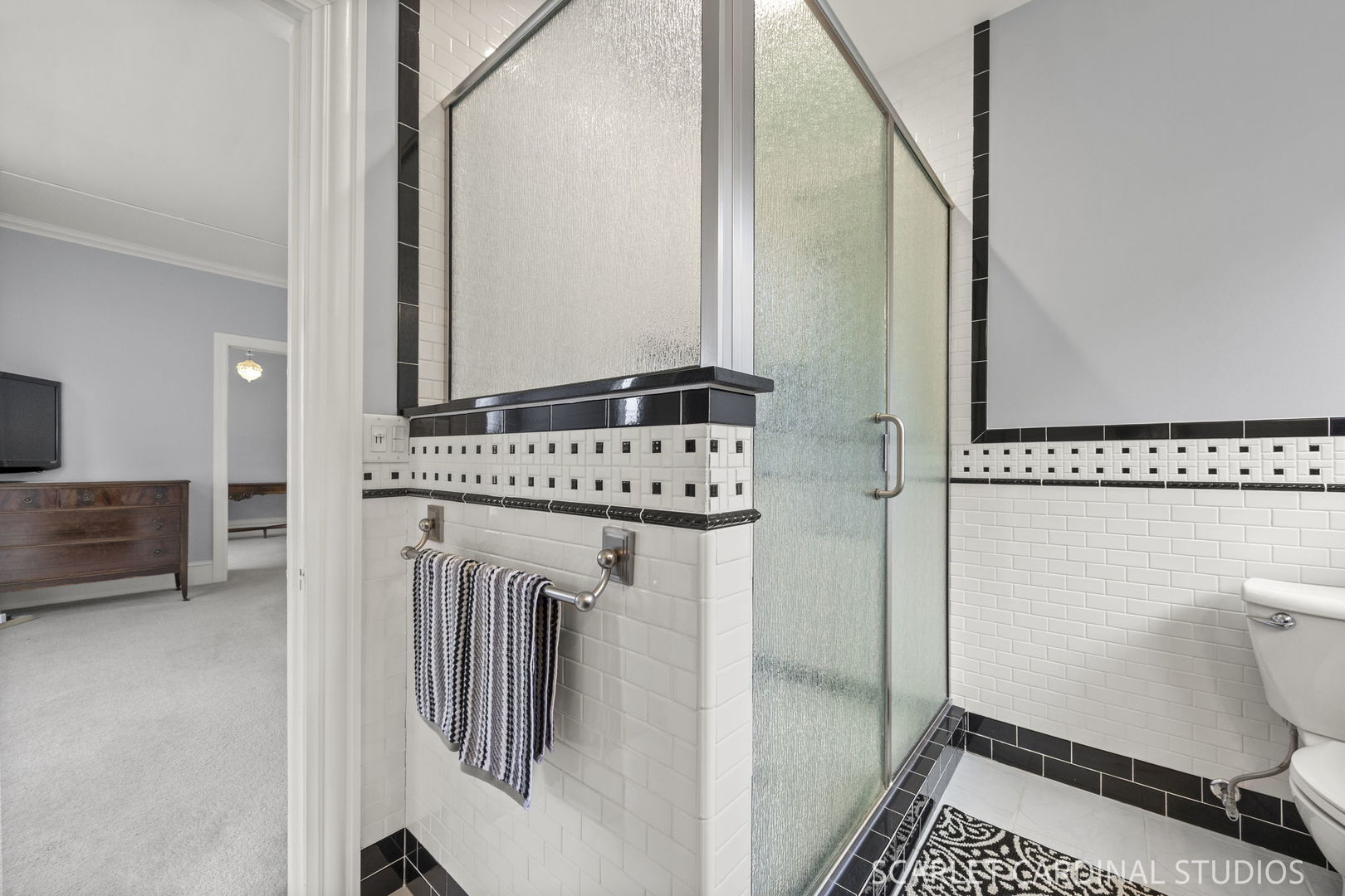 1205 W Downer Place, Aurora, IL 60506