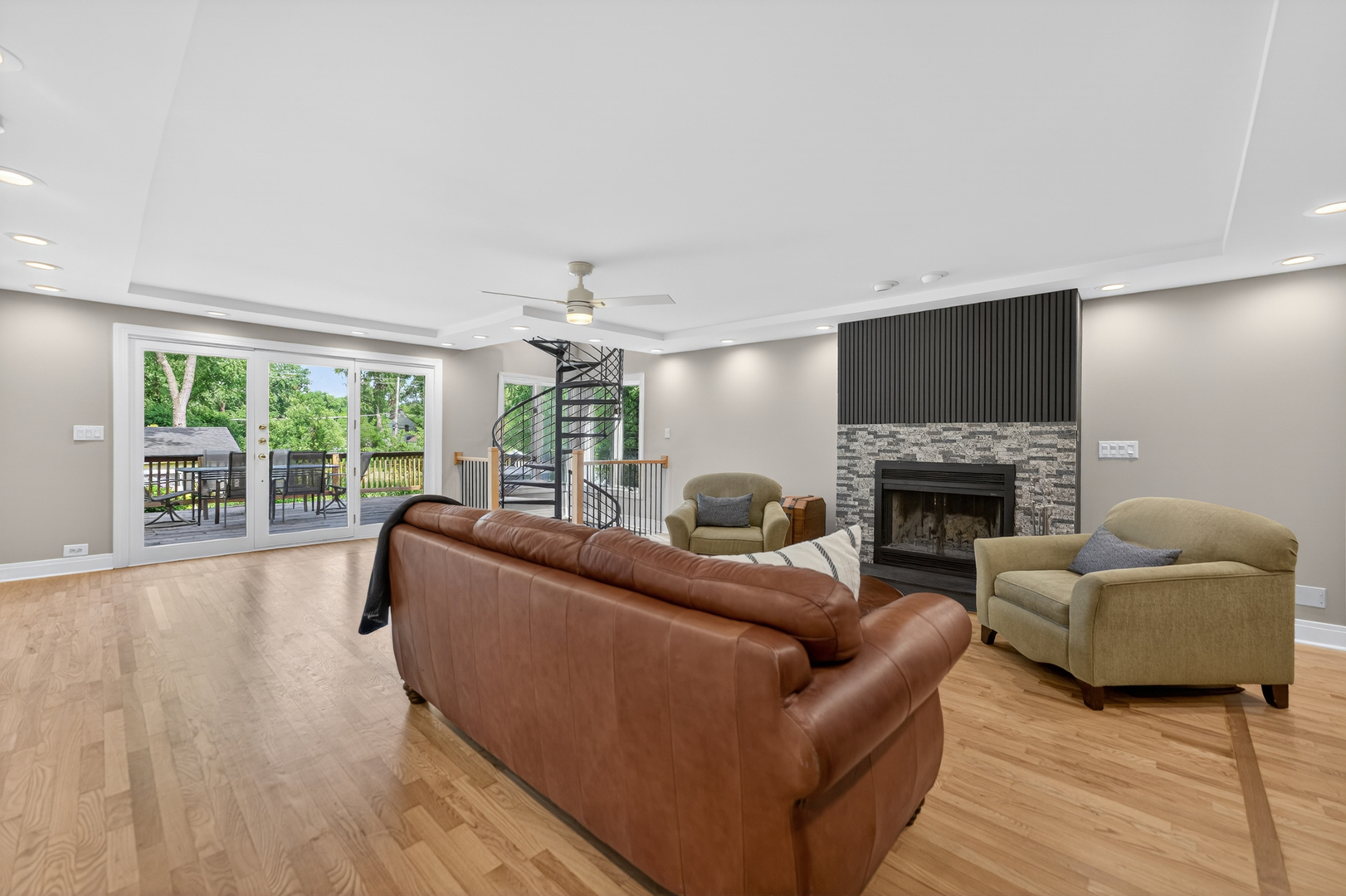 433 S Euclid Avenue, Villa Park, IL 60181