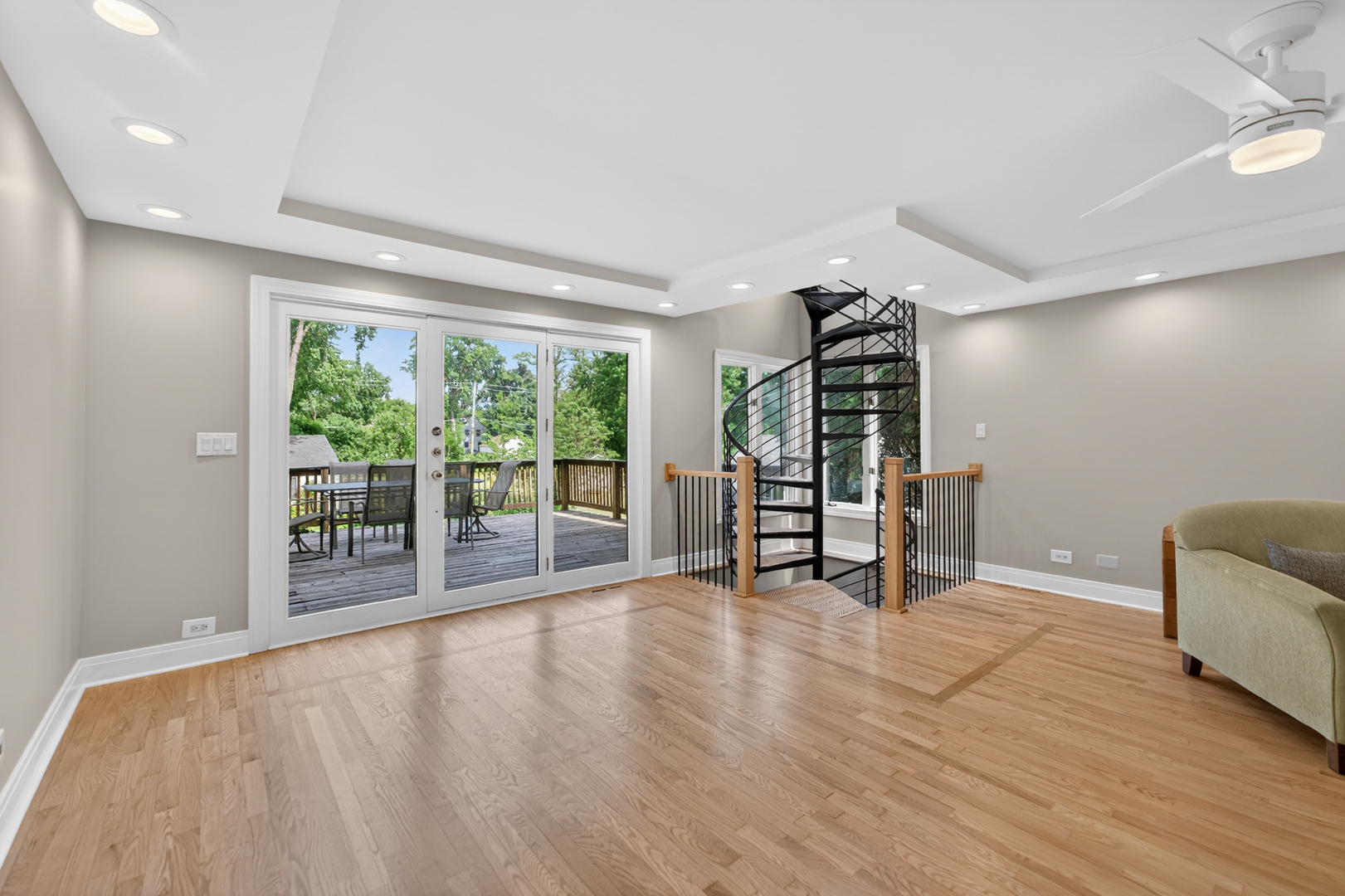 433 S Euclid Avenue, Villa Park, IL 60181