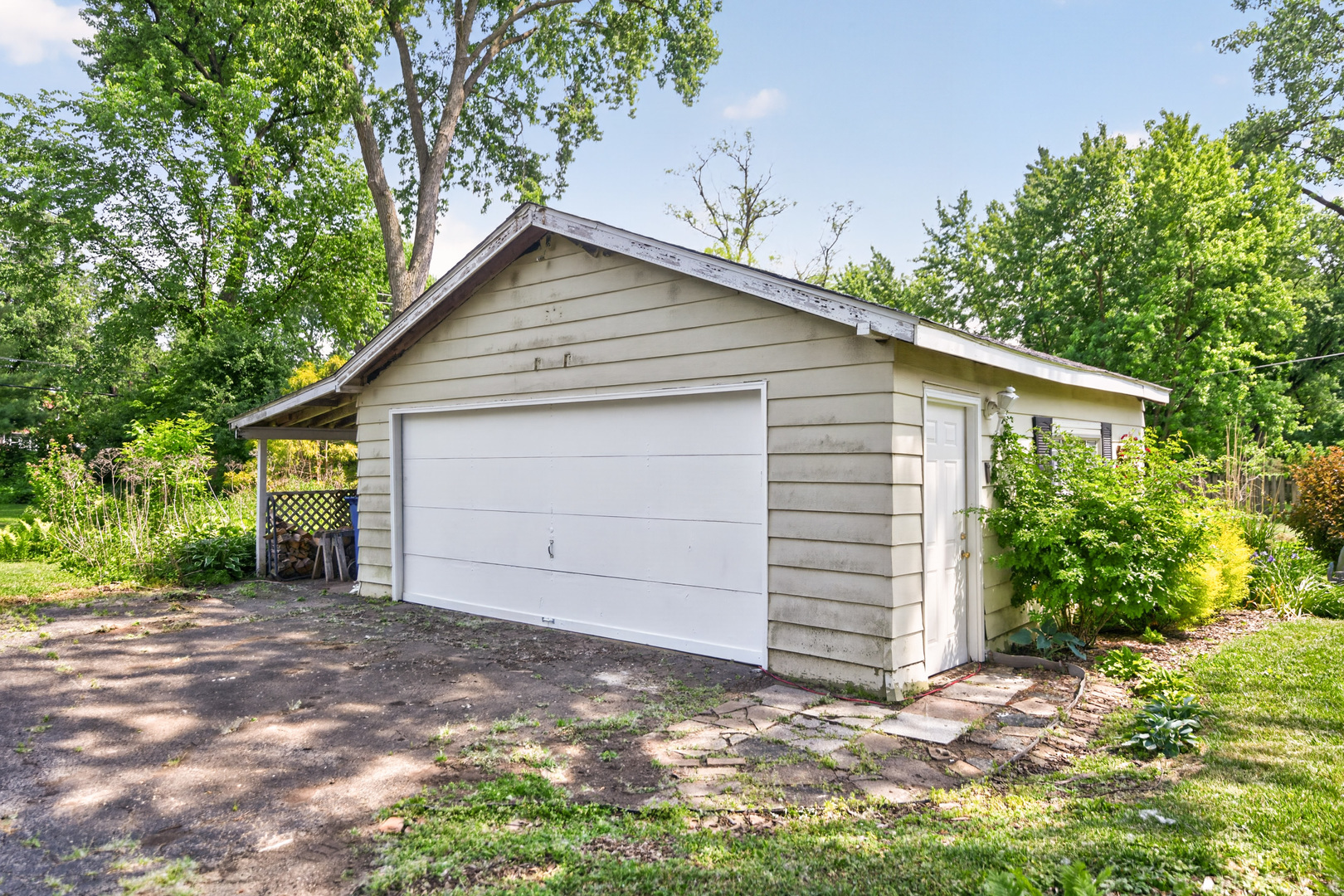 433 S Euclid Avenue, Villa Park, IL 60181