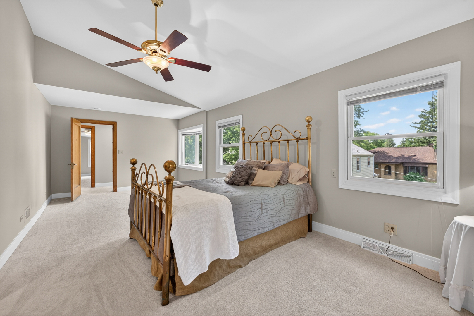 433 S Euclid Avenue, Villa Park, IL 60181