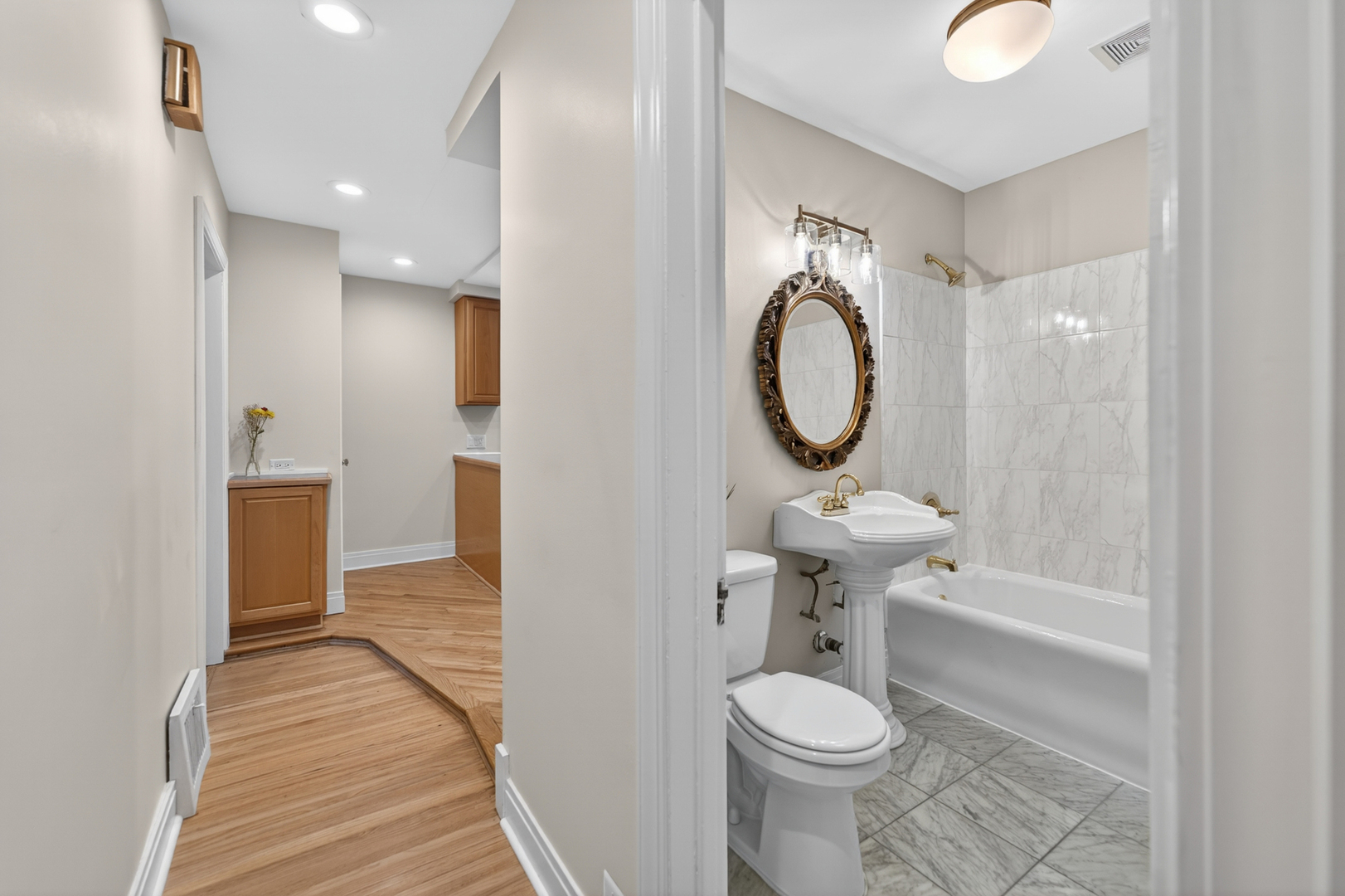 433 S Euclid Avenue, Villa Park, IL 60181