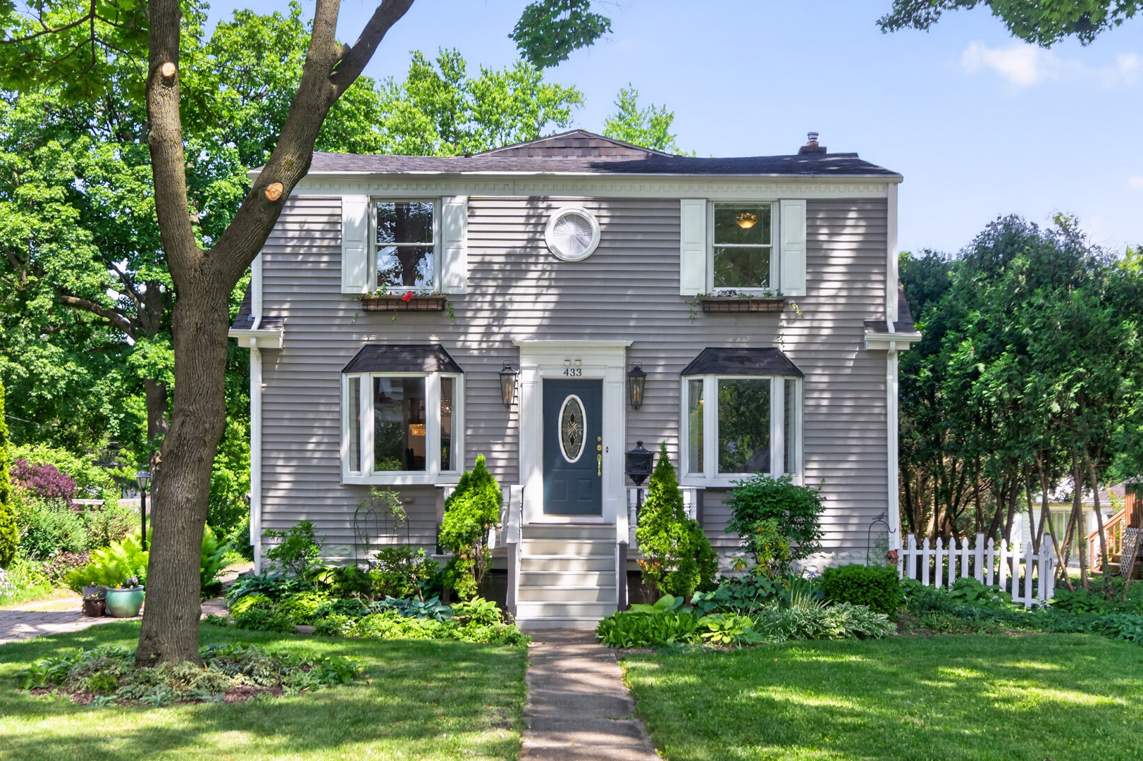 433 S Euclid Avenue, Villa Park, IL 60181