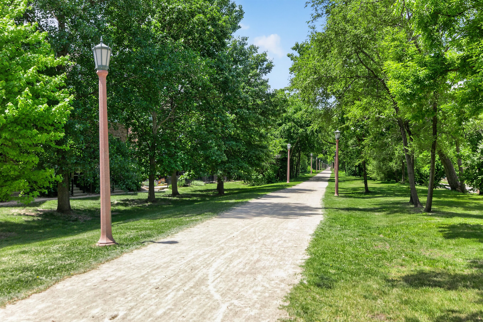 433 S Euclid Avenue, Villa Park, IL 60181