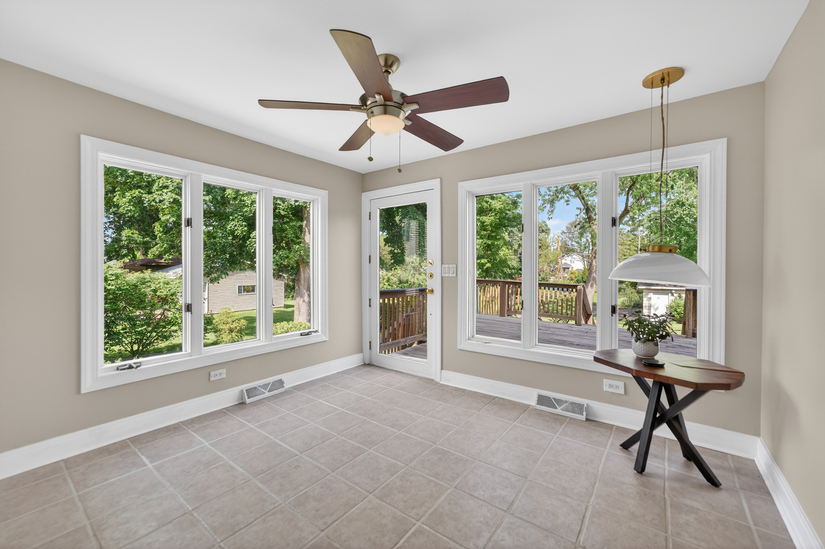 433 S Euclid Avenue, Villa Park, IL 60181