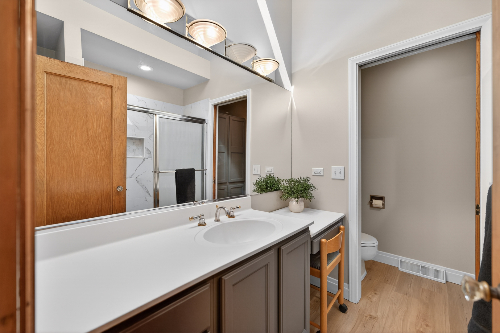 433 S Euclid Avenue, Villa Park, IL 60181