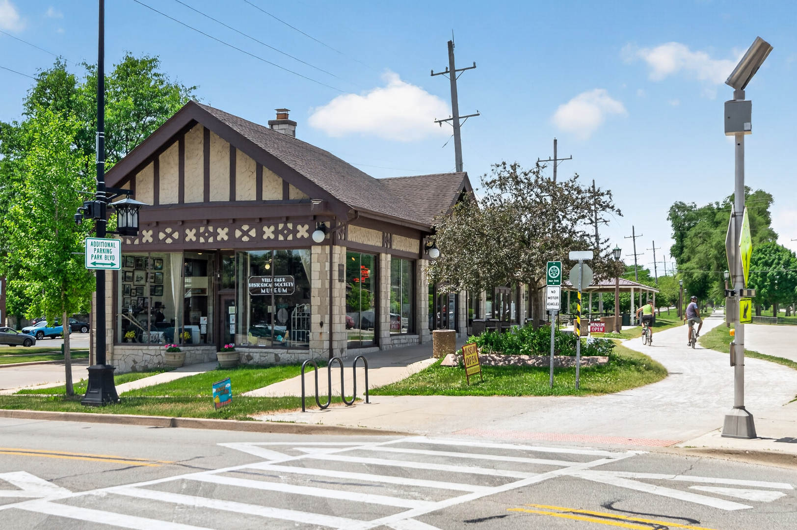 433 S Euclid Avenue, Villa Park, IL 60181