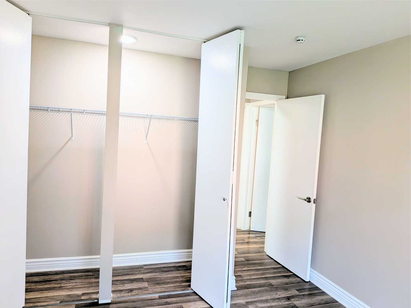 16B E DUNDEE QUARTER Street #102, Palatine, IL 60074