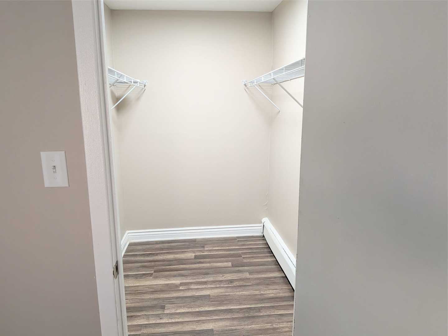 16B E DUNDEE QUARTER Street #102, Palatine, IL 60074