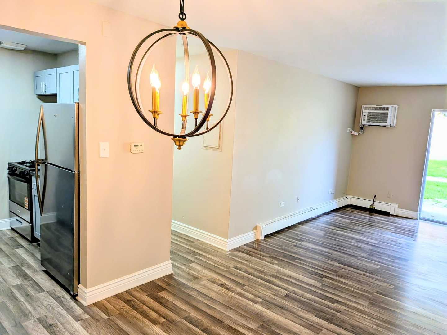 16B E DUNDEE QUARTER Street #102, Palatine, IL 60074