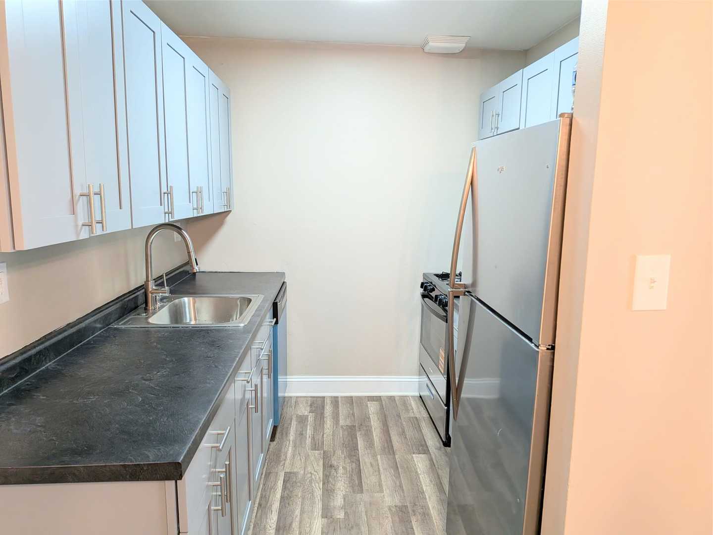 16B E DUNDEE QUARTER Street #102, Palatine, IL 60074
