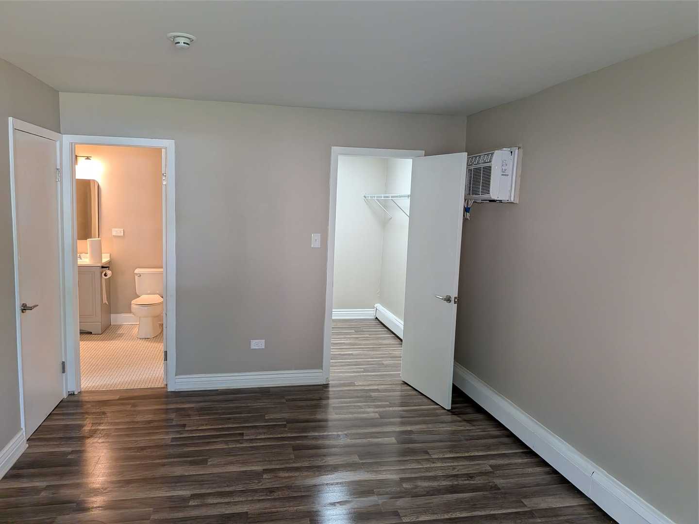 16B E DUNDEE QUARTER Street #102, Palatine, IL 60074
