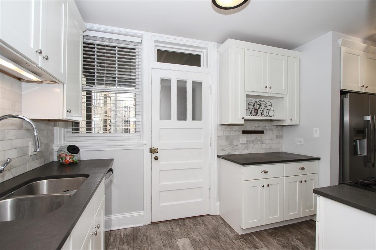 1445 W Elmdale Avenue #1, Chicago, IL 60660