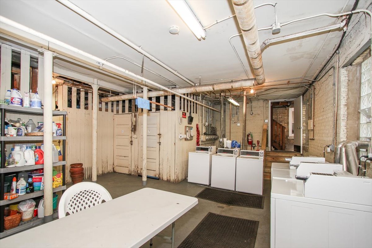 1445 W Elmdale Avenue #1, Chicago, IL 60660