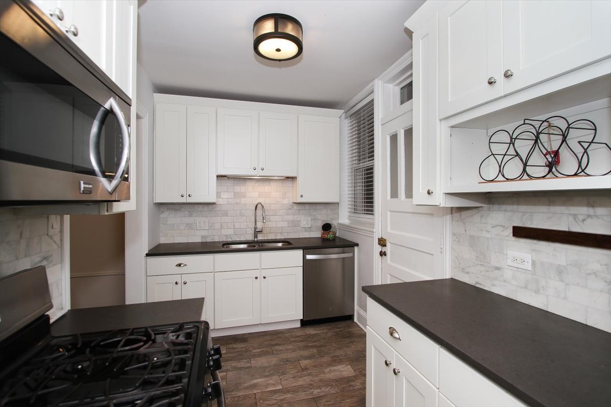 1445 W Elmdale Avenue #1, Chicago, IL 60660