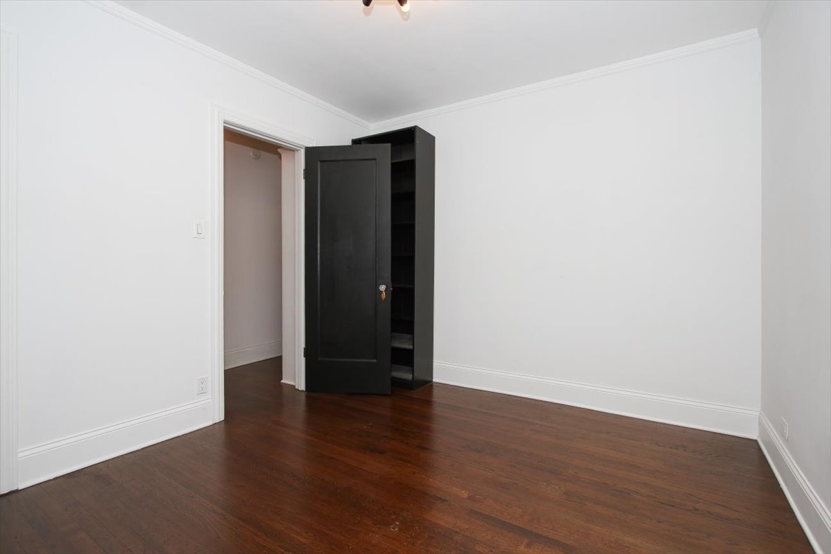 1445 W Elmdale Avenue #1, Chicago, IL 60660