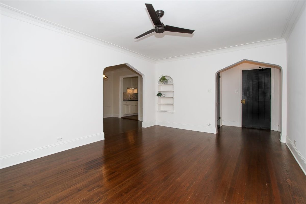 1445 W Elmdale Avenue #1, Chicago, IL 60660