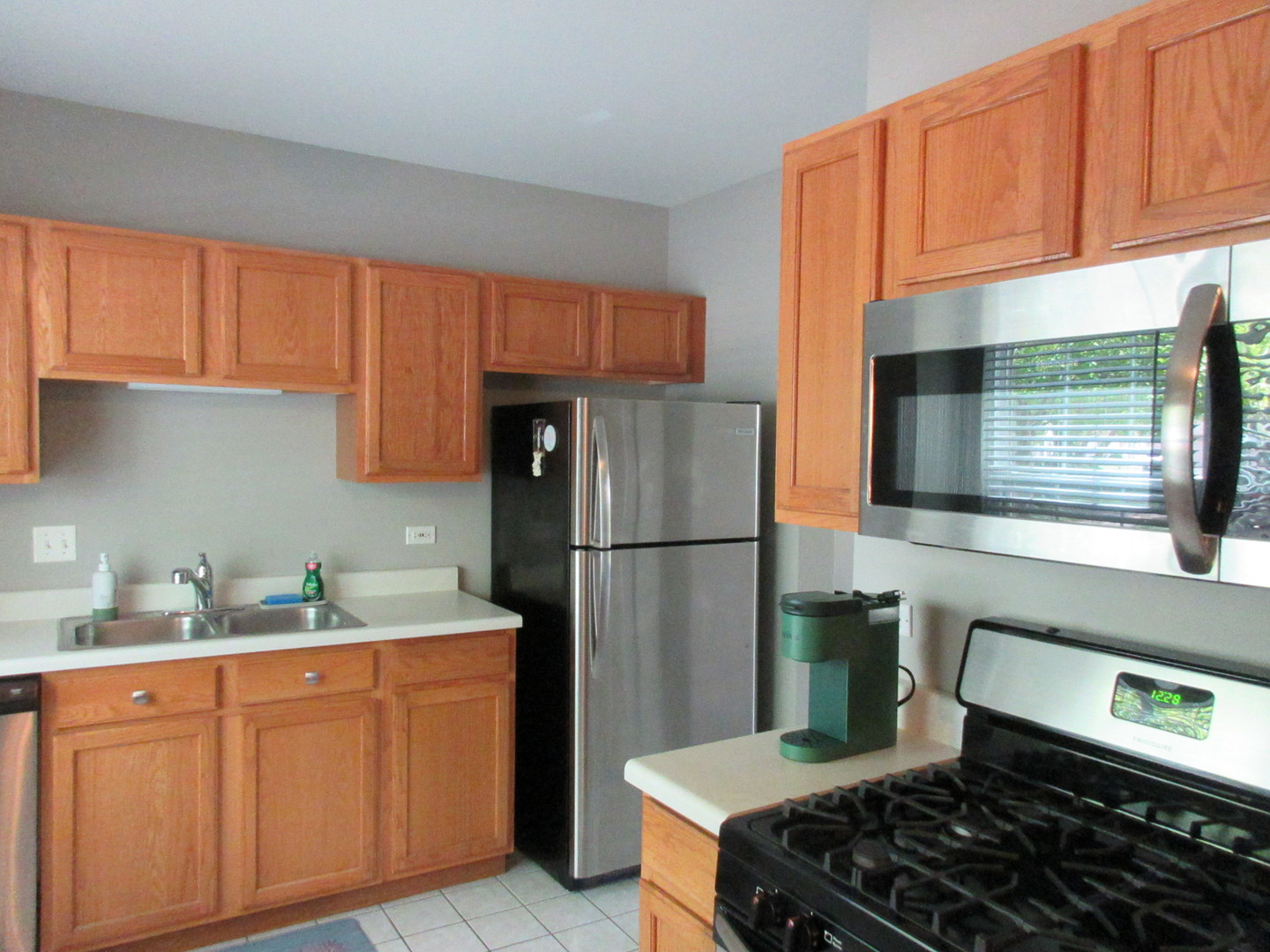 1225 N Village Drive, Round Lake Beach, IL 60073