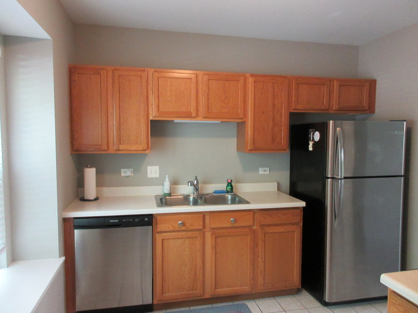 1225 N Village Drive, Round Lake Beach, IL 60073