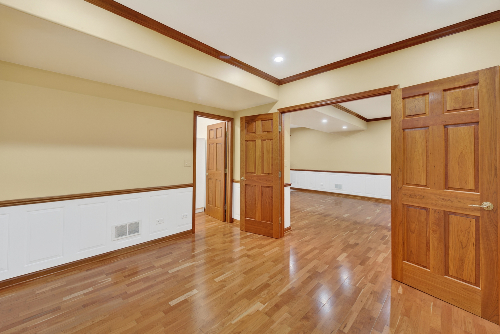 1572 Treeline Court, Naperville, IL 60565