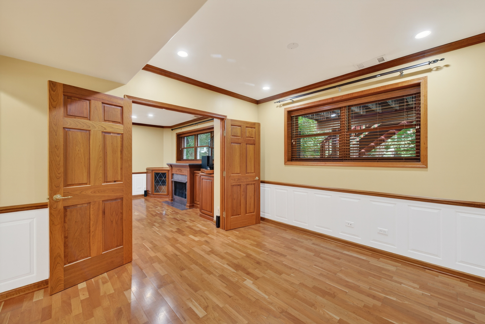 1572 Treeline Court, Naperville, IL 60565