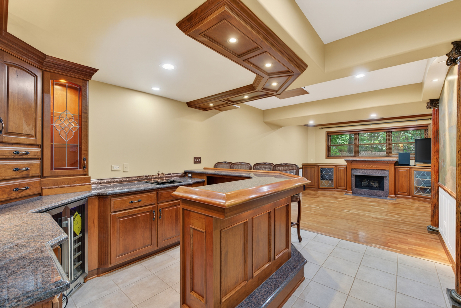 1572 Treeline Court, Naperville, IL 60565