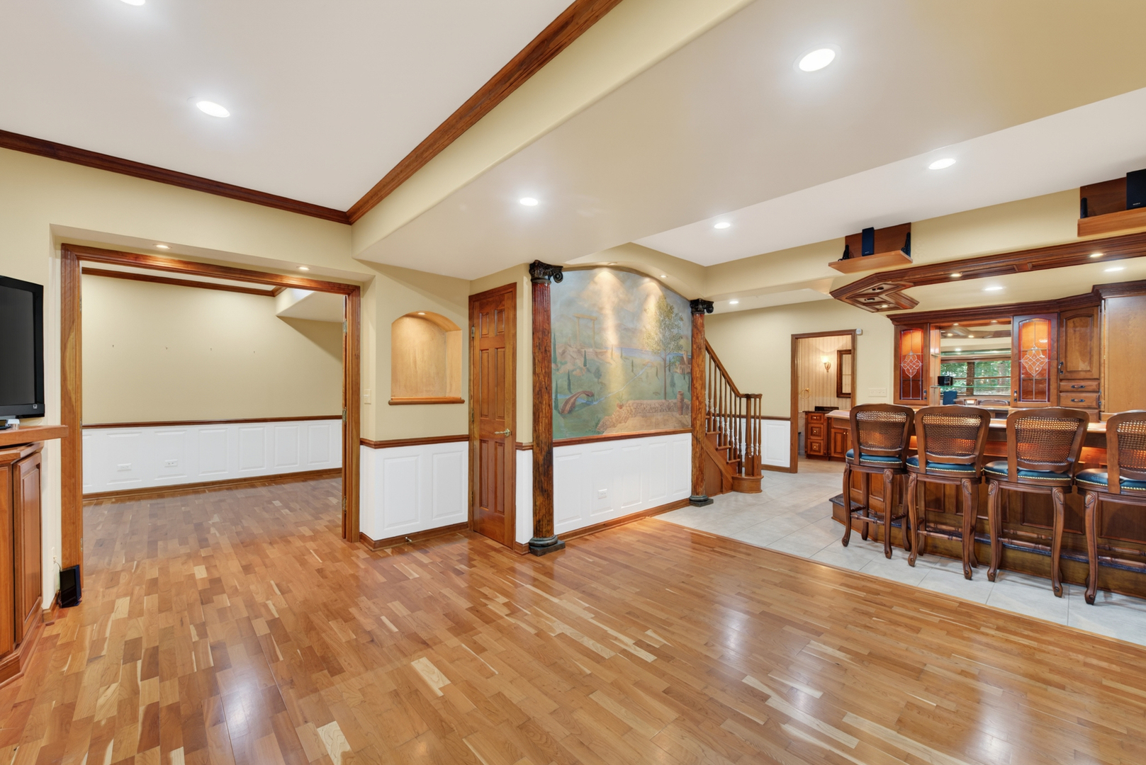 1572 Treeline Court, Naperville, IL 60565