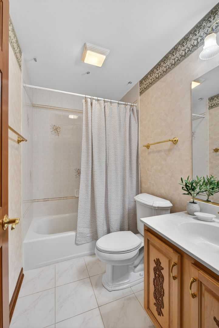1572 Treeline Court, Naperville, IL 60565