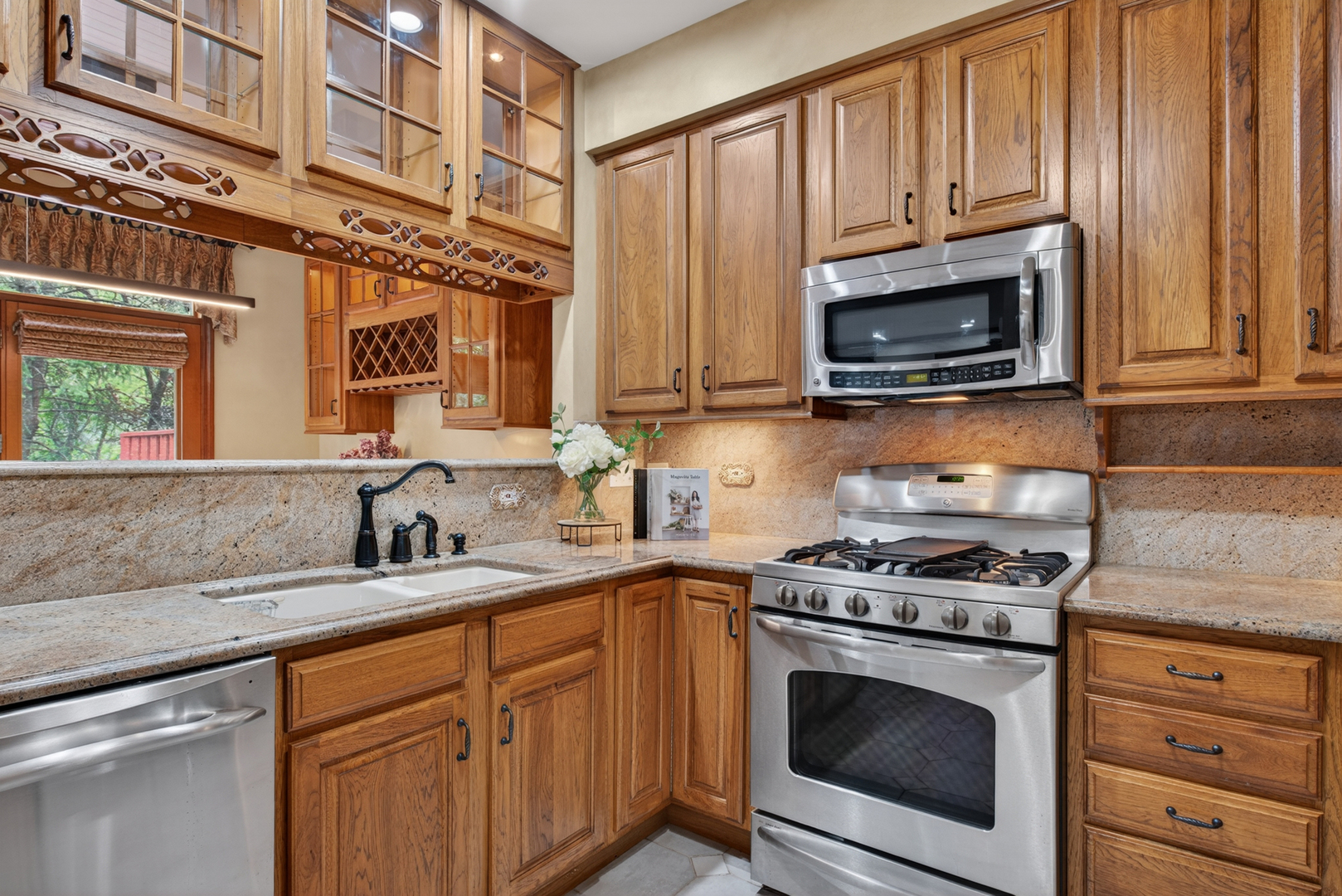 1572 Treeline Court, Naperville, IL 60565