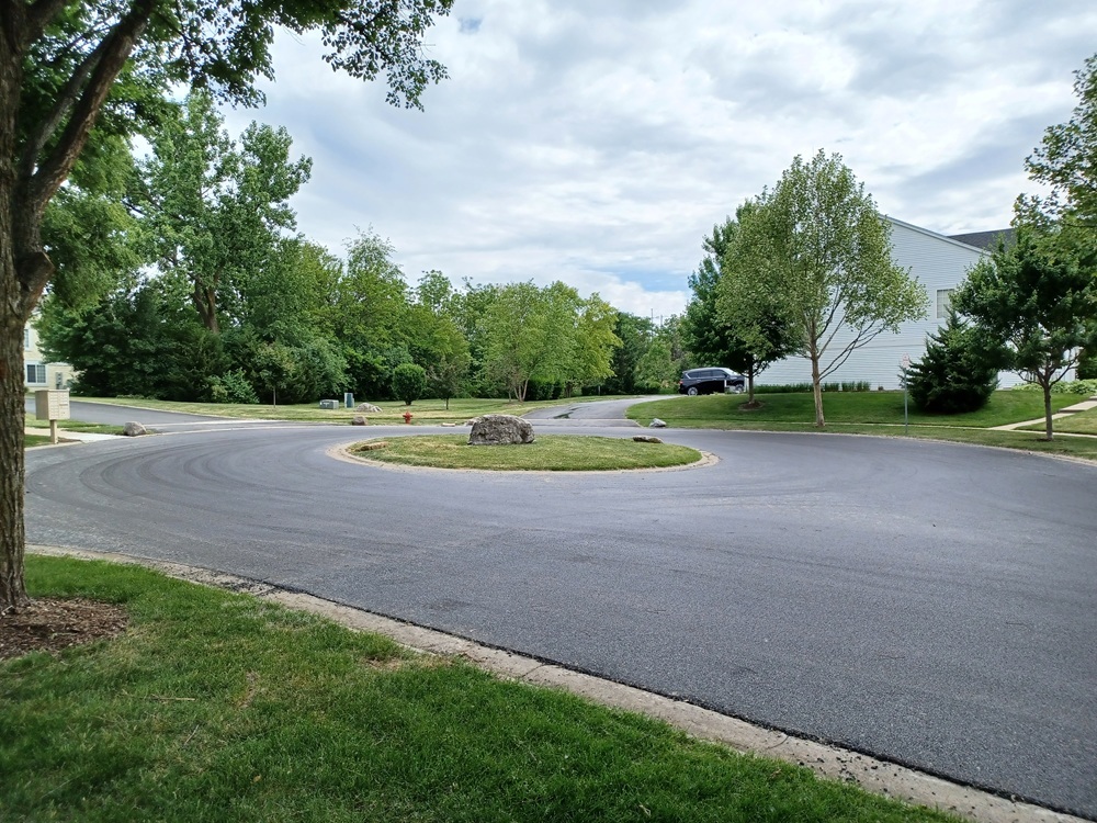 661 Lincoln Station Drive, Oswego, IL 60543