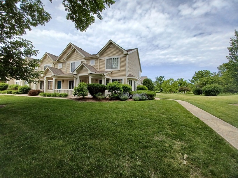 661 Lincoln Station Drive, Oswego, IL 60543
