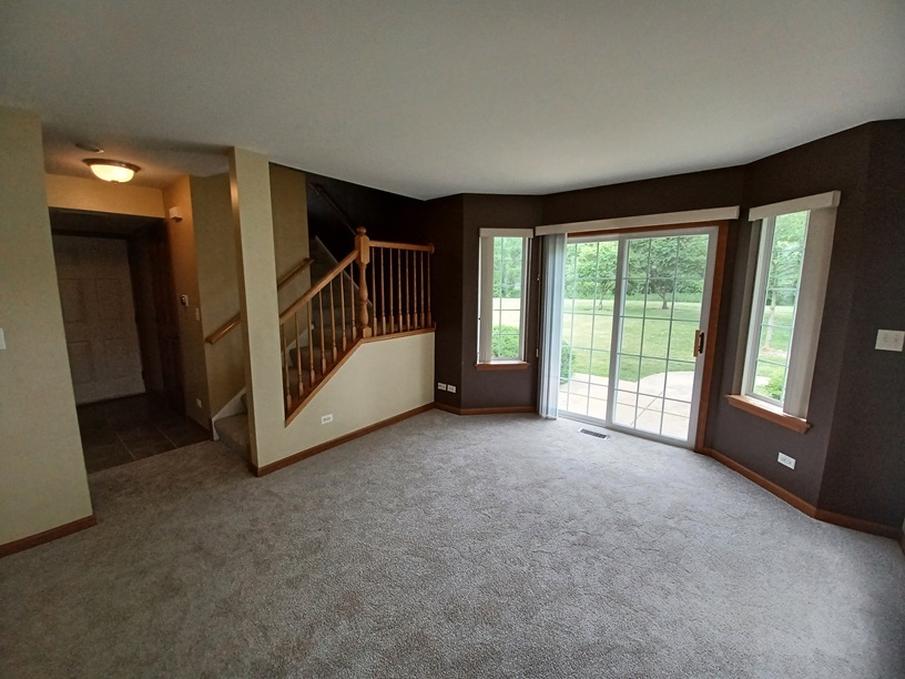 661 Lincoln Station Drive, Oswego, IL 60543