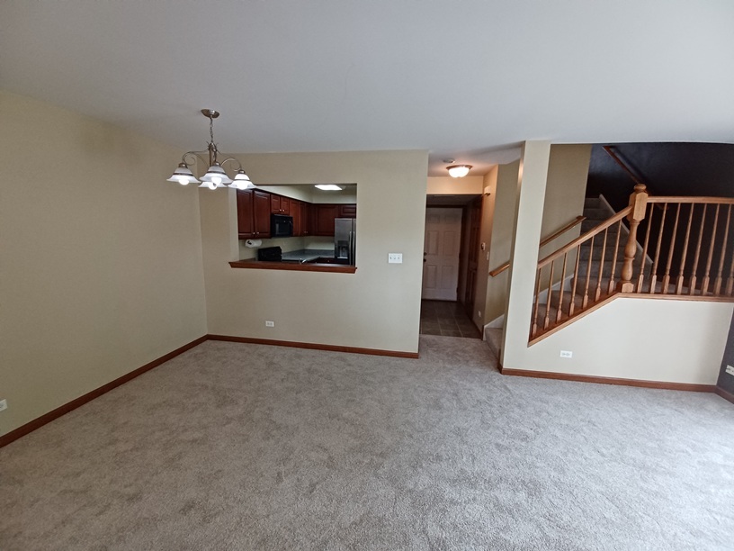661 Lincoln Station Drive, Oswego, IL 60543