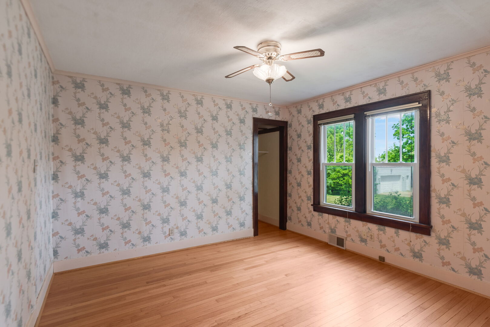 285 Chestnut Street, Antioch, IL 60002