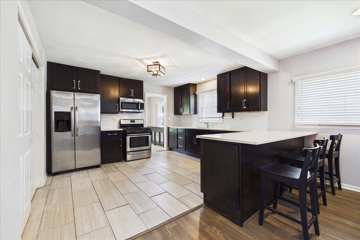 52 S Midland Avenue, Mundelein, IL 60060
