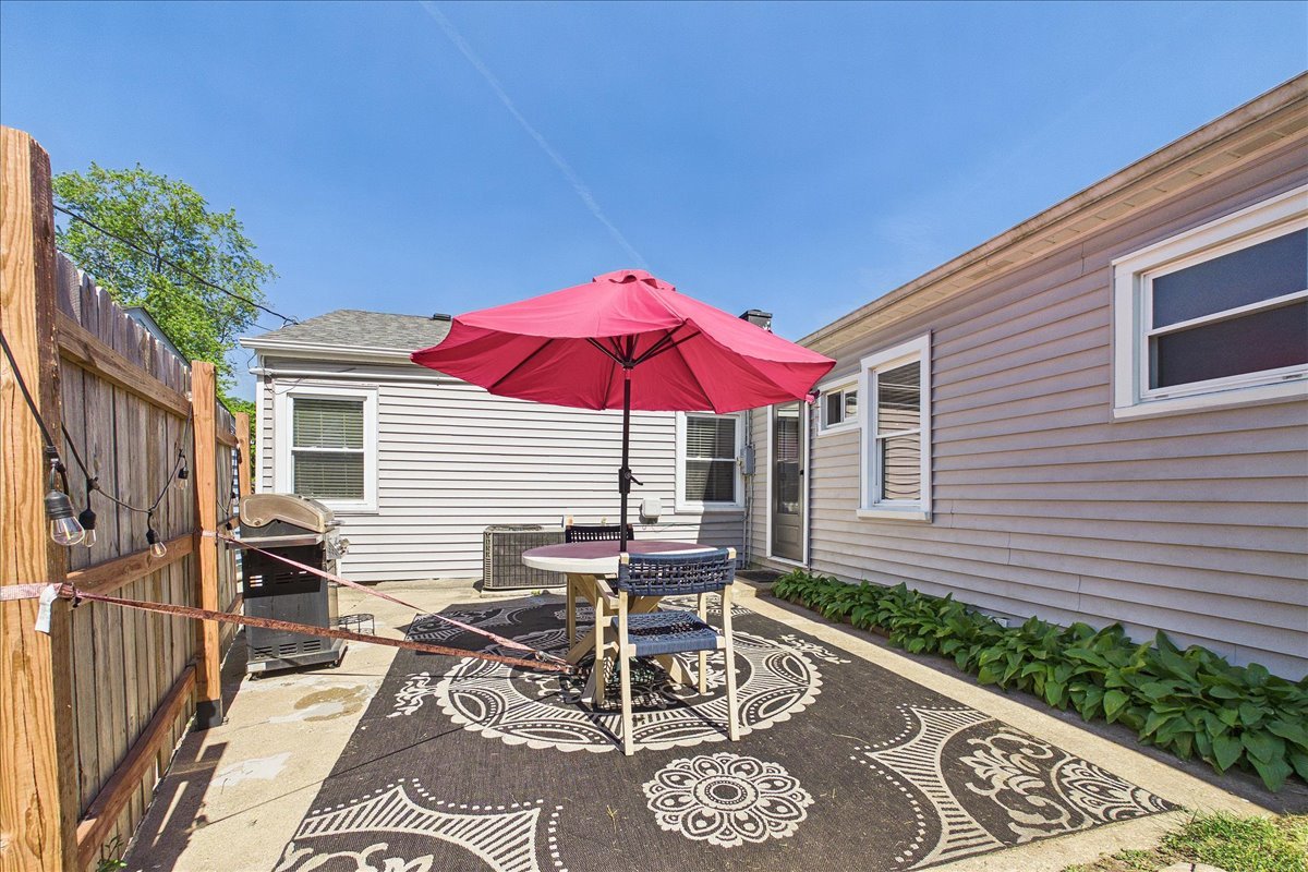 52 S Midland Avenue, Mundelein, IL 60060