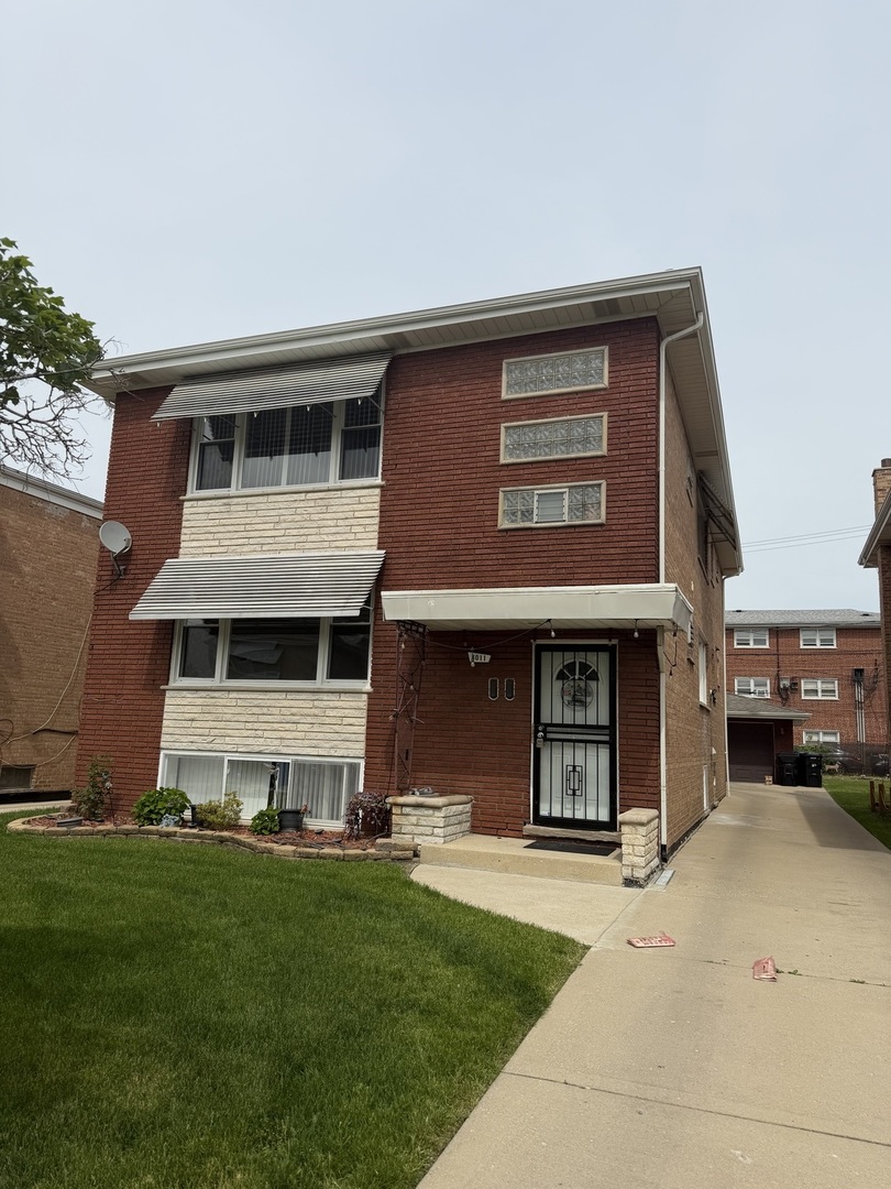 8011 S KOMENSKY Avenue #1, Chicago, IL 60652
