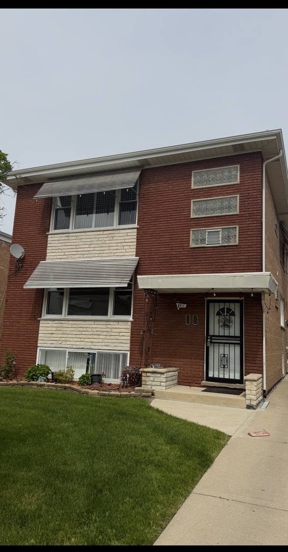 8011 S KOMENSKY Avenue #1, Chicago, IL 60652
