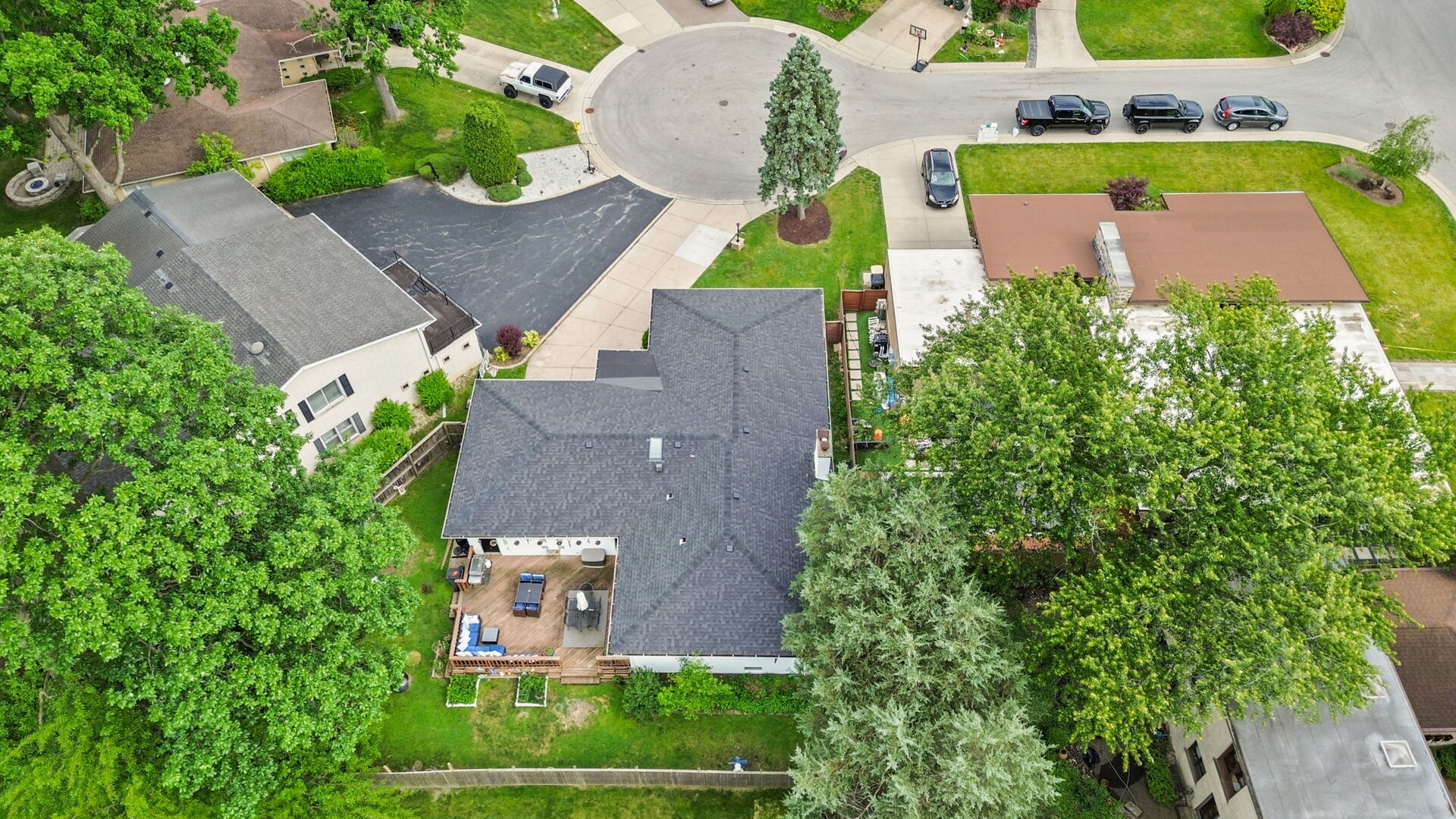 6913 N Concord Lane, Niles, IL 60714