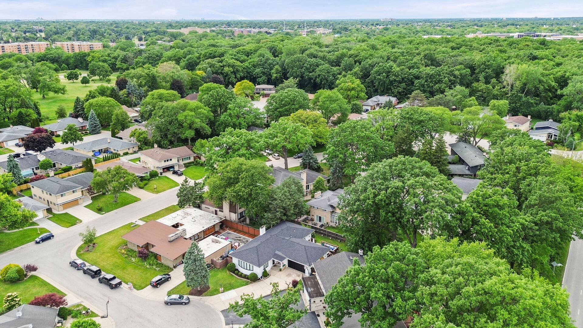6913 N Concord Lane, Niles, IL 60714