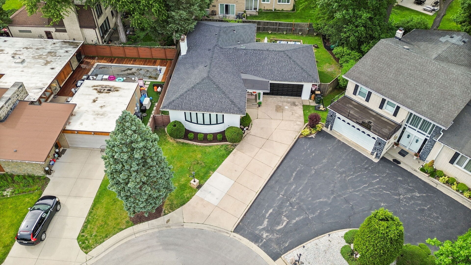 6913 N Concord Lane, Niles, IL 60714